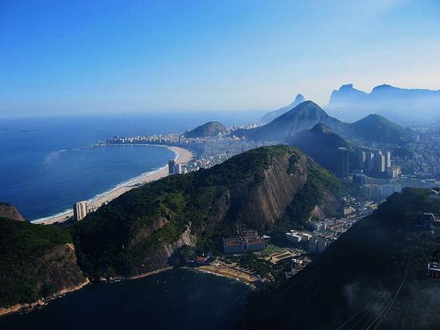 Ficheiro:Rio de Janeiro from Sugarloaf mountain, May 2004.jpg