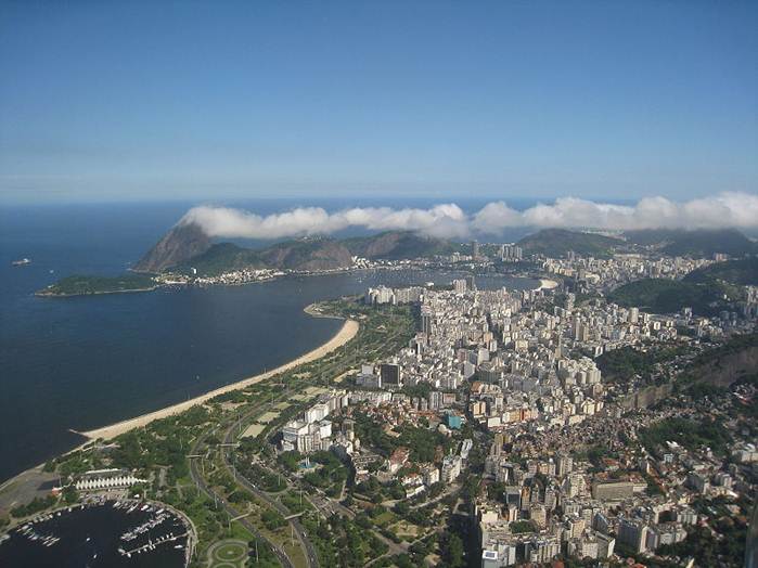 Ficheiro:Rio-Aterro-Flamengo-Gloria.jpg